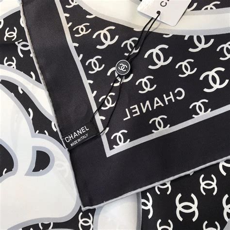 Secure Payment CHANEL Scarf